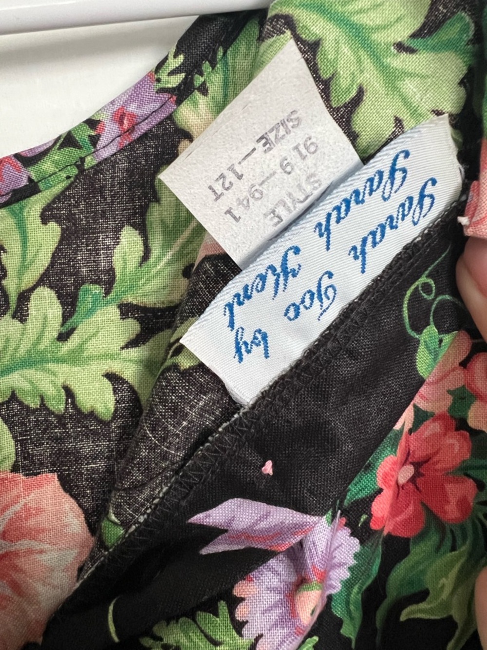 Girls Black Floral Dress with White Eyelet Collar (Vintage Sarah Kent) - Picture 8 of 9
